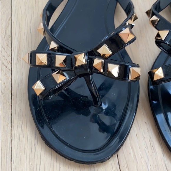 STUDDED RUBBER BOW FLIP FLOPS - Picture 3 of 7